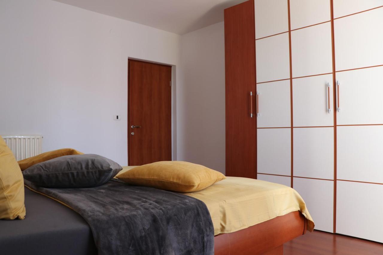 Nona Lili Apartment Izola Extérieur photo